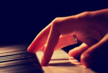 开云平台-捷克选手再获金牌，瞬间攀登田径比赛巅峰