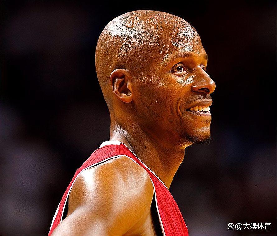 顶尖球星频频亮相，赛场风采不可忽视的简单介绍