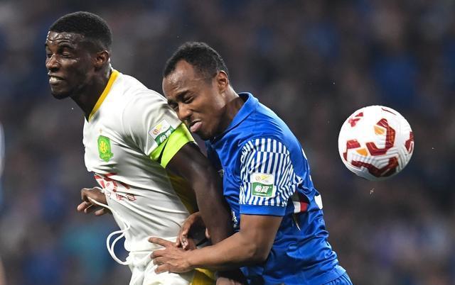 开云体育在线-国安队将与申花交锋，球员状态备受关注