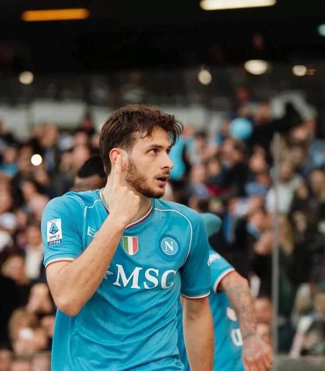 开云体育官方网站-关于那不勒斯队长意外受伤，赛季前景堪忧的信息