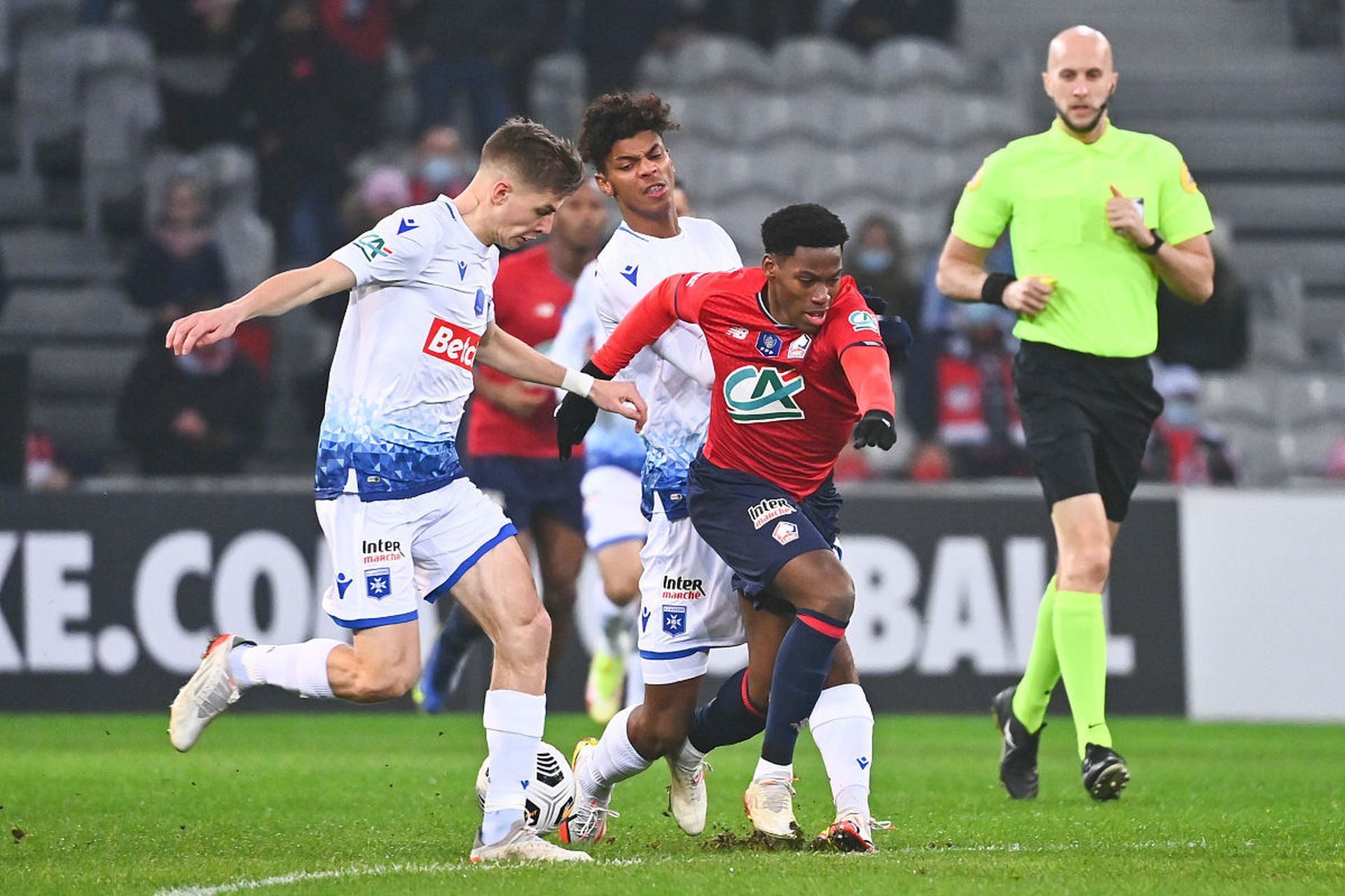 关于新赛季首战球队略显手忙脚乱，失利不暇的信息