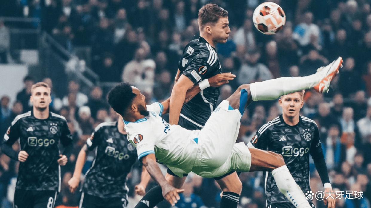 阿贾克斯全胜出线，荷甲球队表现耀眼