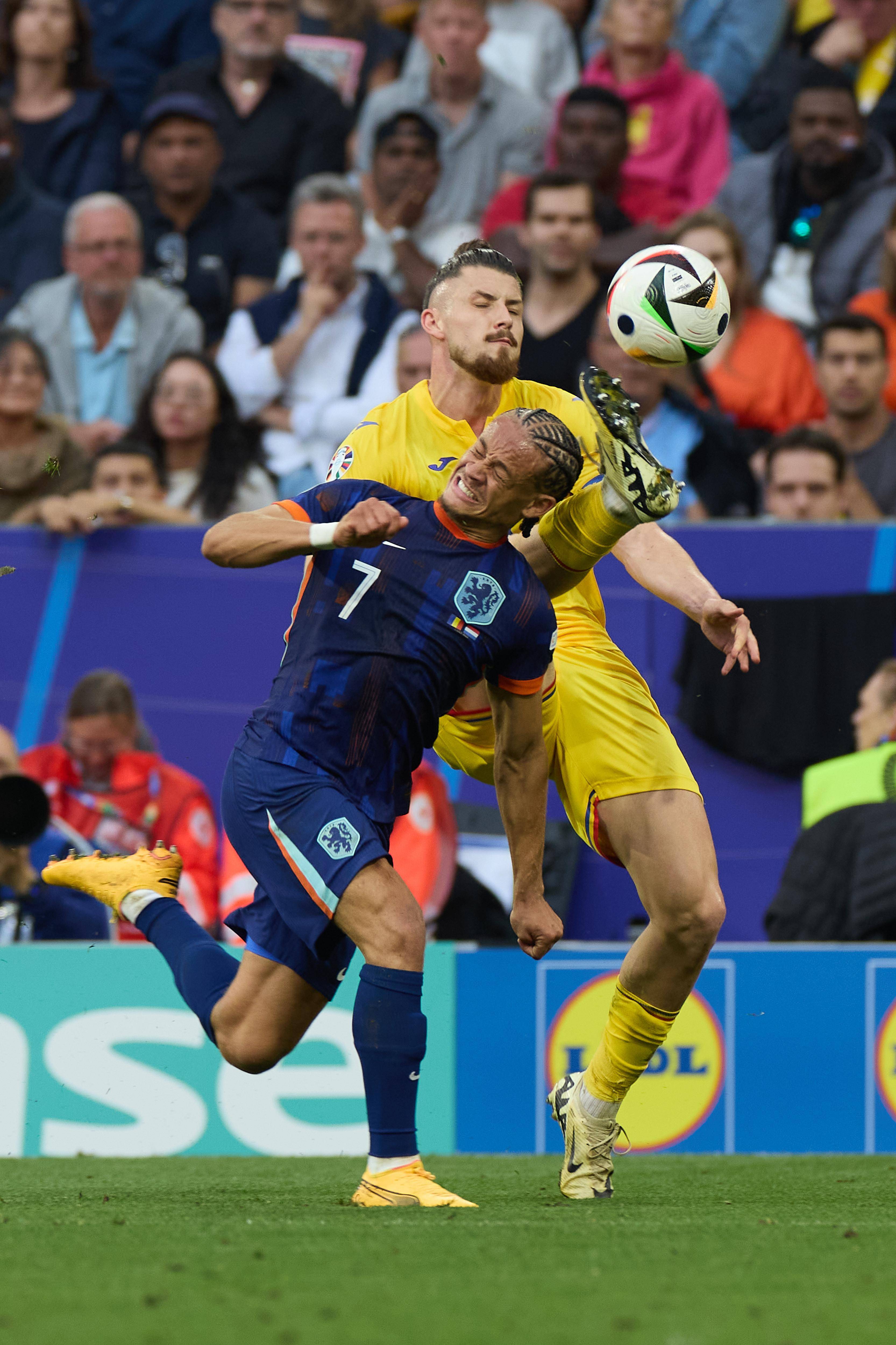 荷兰队在比赛中取得悬殊胜利