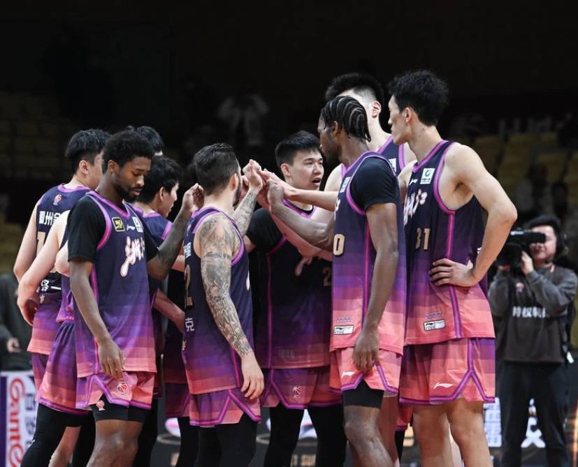 开云体育-包含广东队挑战浙江男篮，东部头名之争的词条