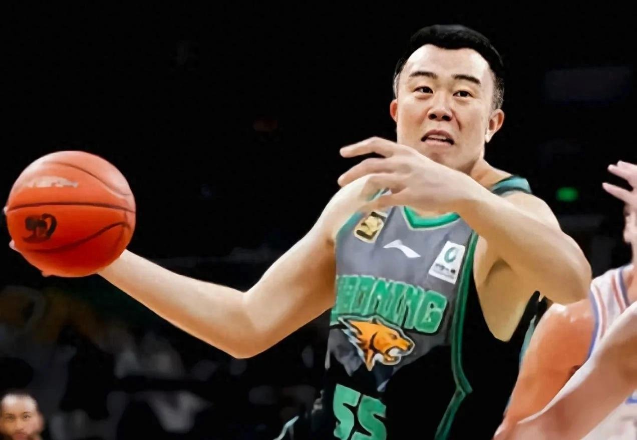 关于上海男篮遭遇挑战，全力应对的信息