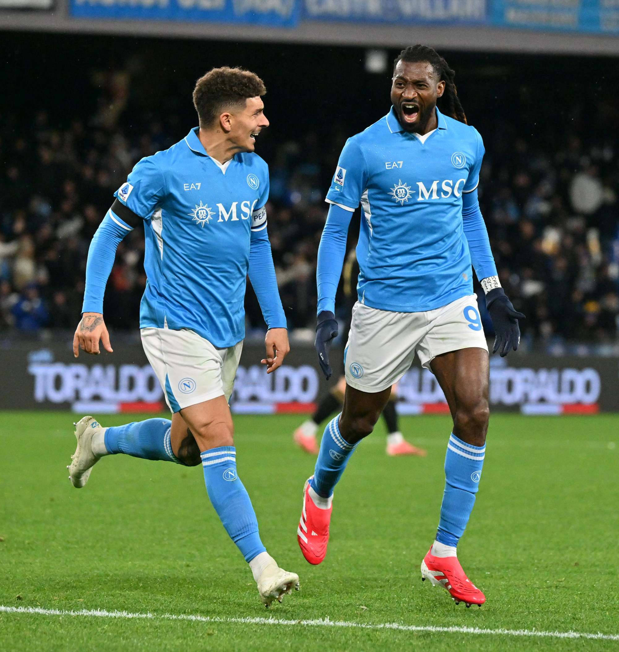 那不勒斯在主场赢得一场激动人心的胜利