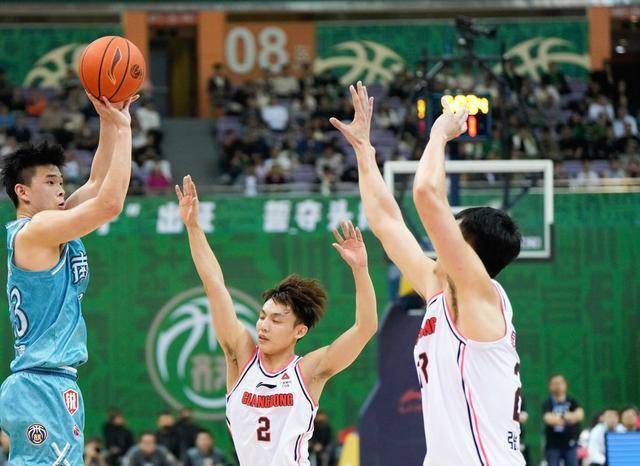 云南击败广东，取得宝贵胜利