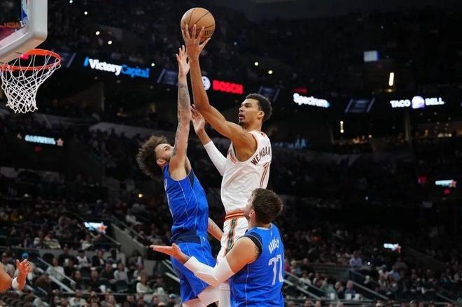 开云体育官网-包含独行侠背靠背大胜马刺不敌篮网的词条