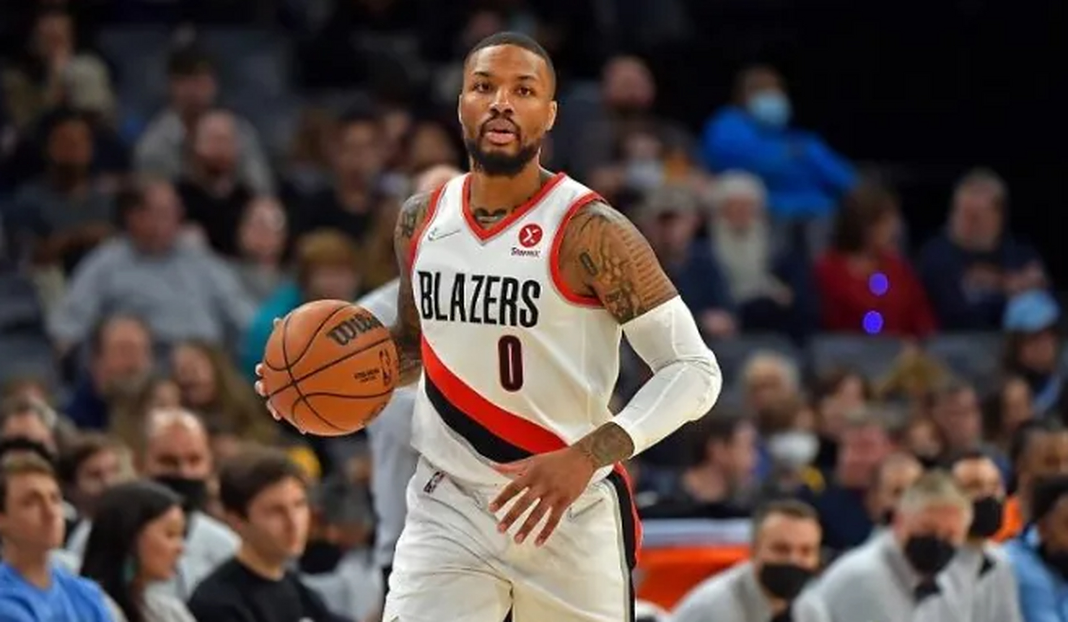 开云体育平台APP-开拓者不敌湖人，利拉德单打狂砍仍难敌对手