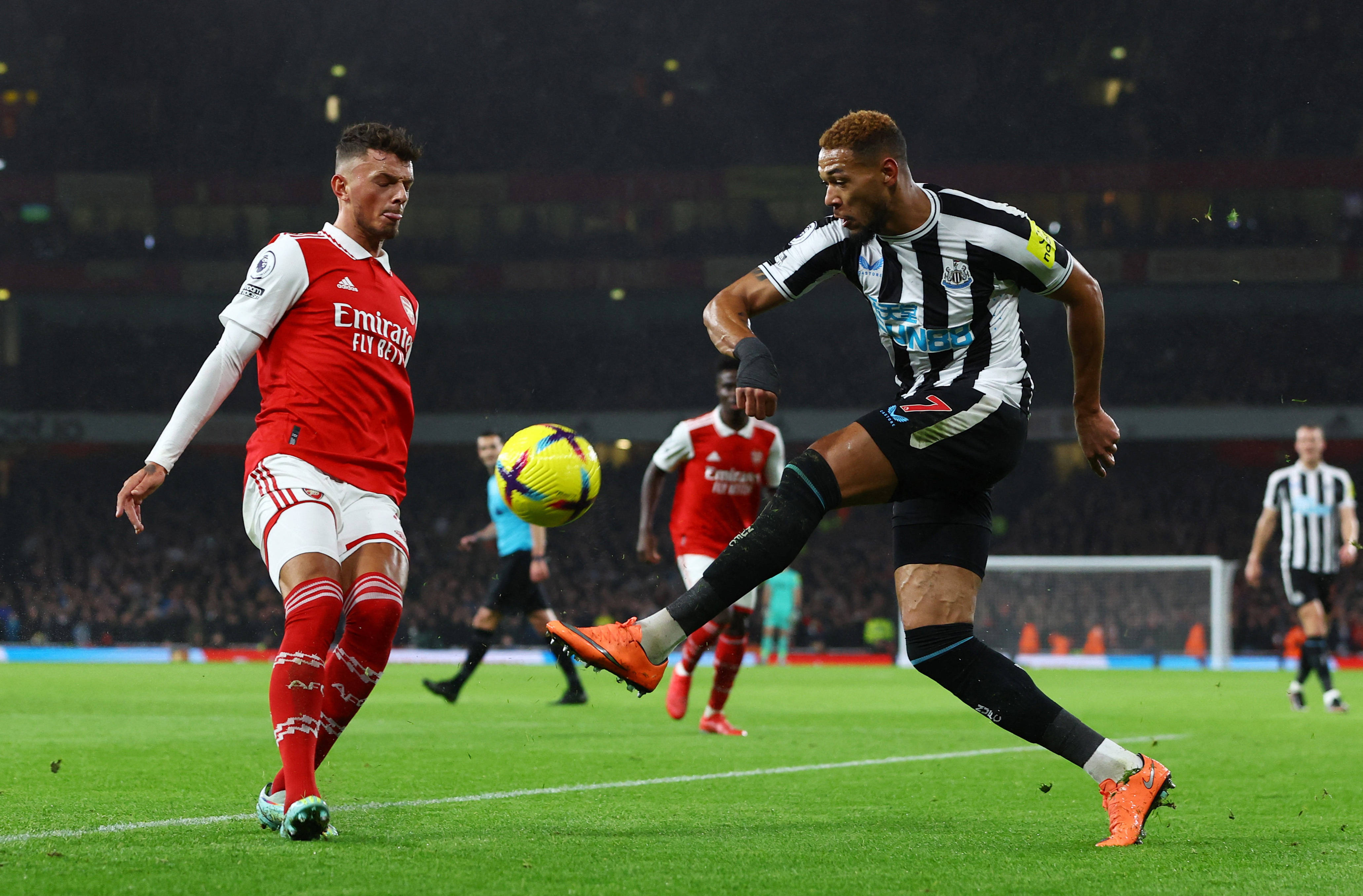 开云体育中国-阿森纳遭遇连败局面，球队面临危机