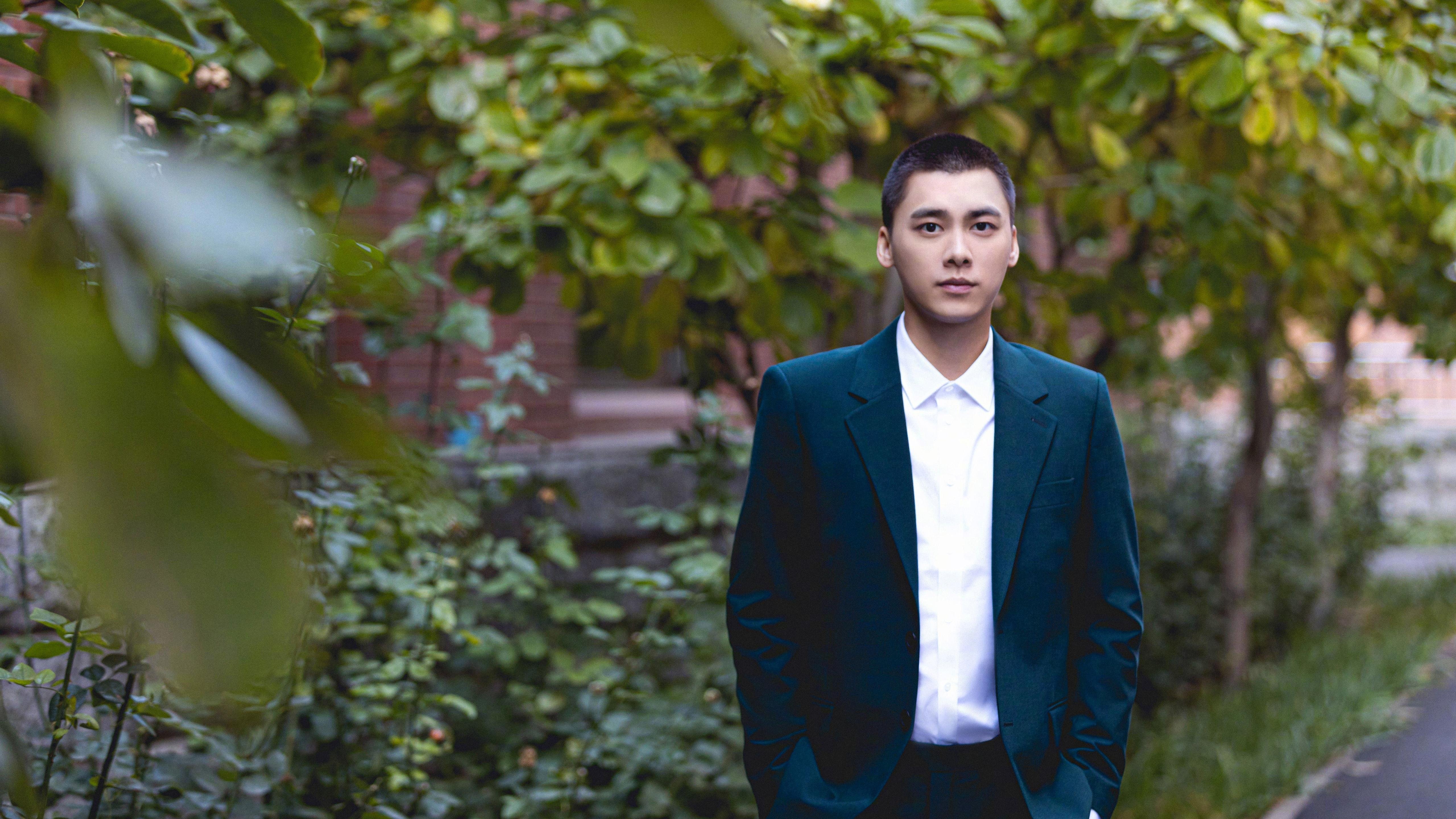 中国足球震撼世界，正面击溃摩纳哥，莱万帽子戏法彻底打爆防线