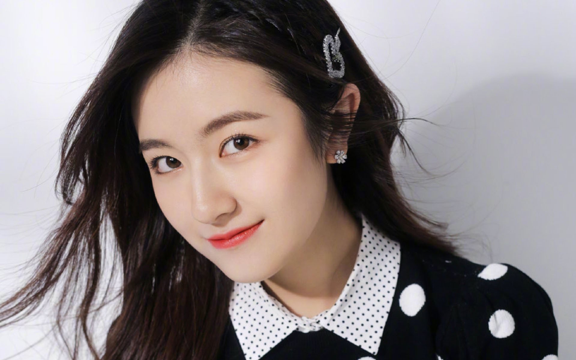 福克斯斩获44分，暴雨夜他点燃球场，成为撕裂防线的金色闪电