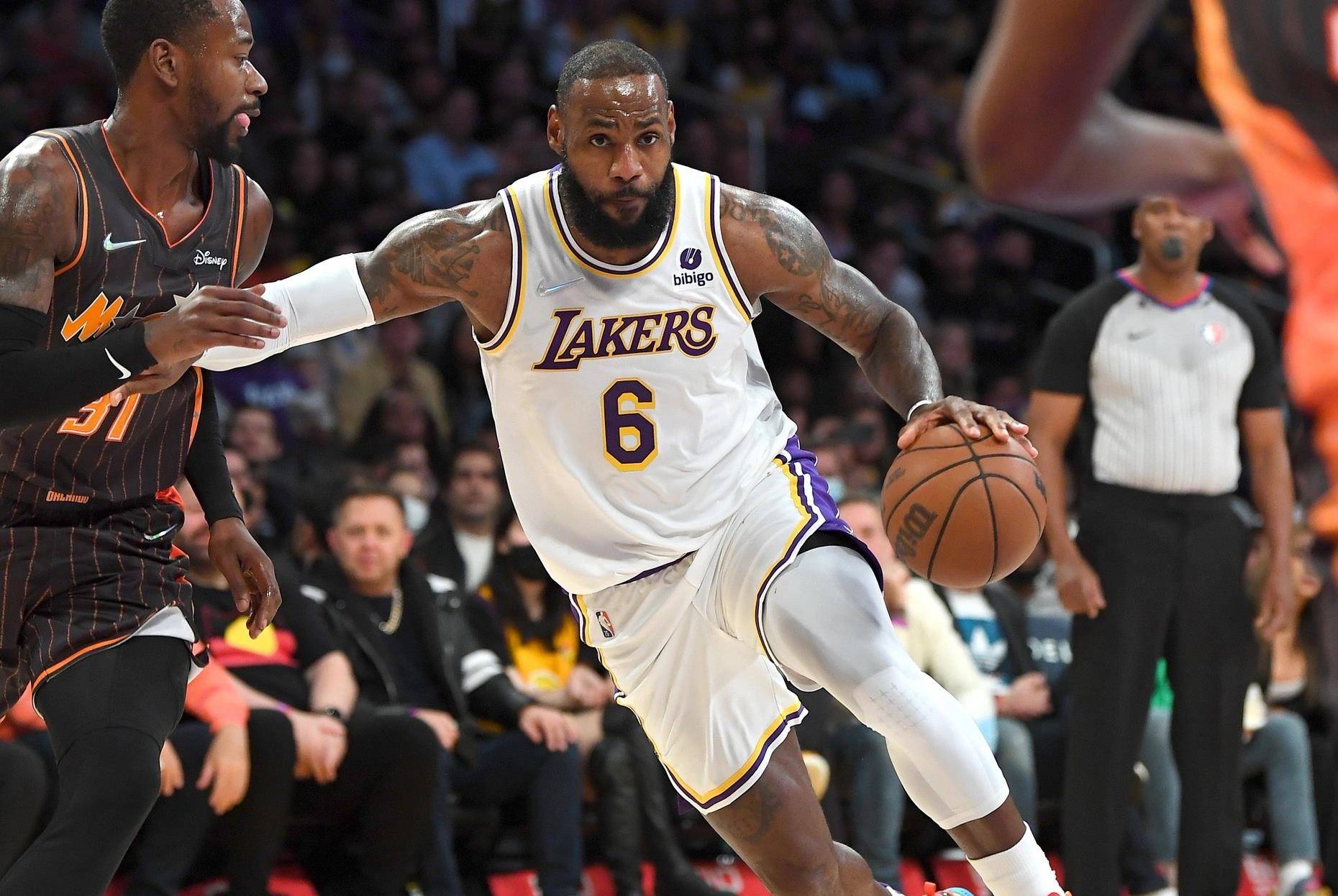 希腊全面压制阿根廷，基耶萨连续得分拉开差距